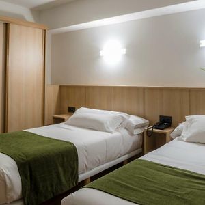 Habitación Económica con 2 Camas Individuales